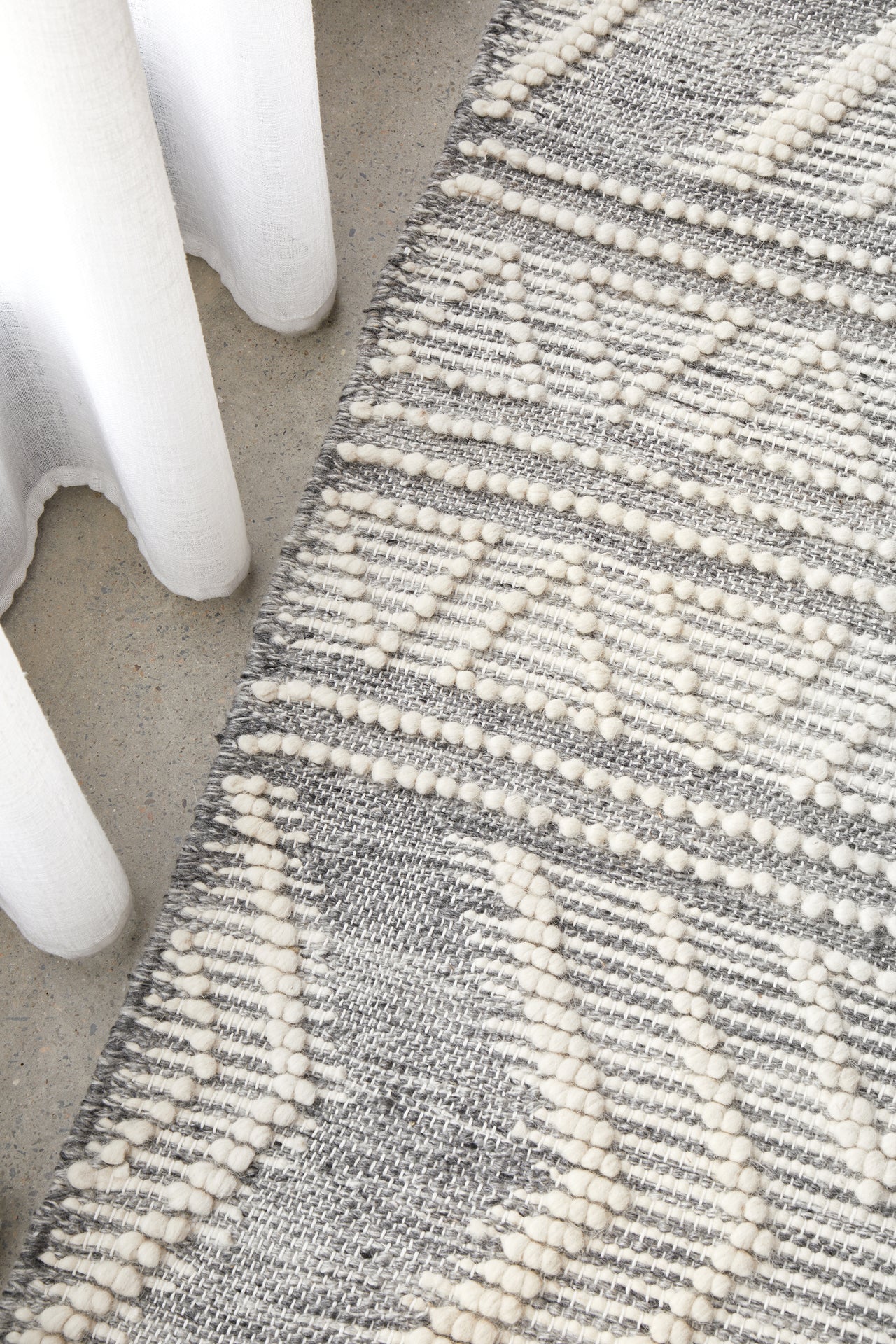 Zena Tribal Grey & White Patterned Rug