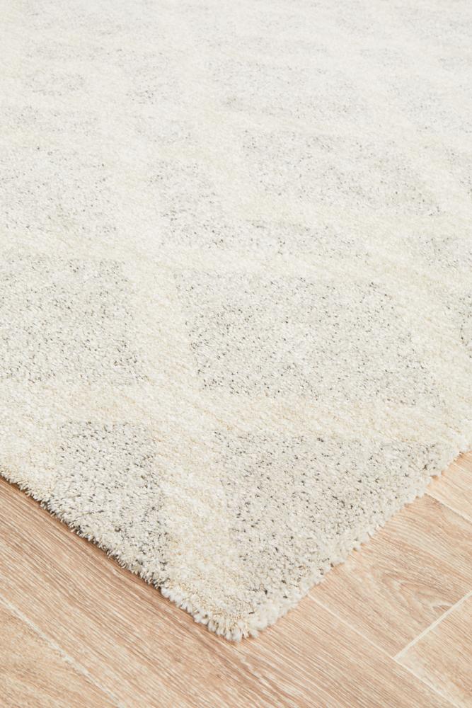 Ashe Scandi Pebble Grey Diamond Patterned Rug