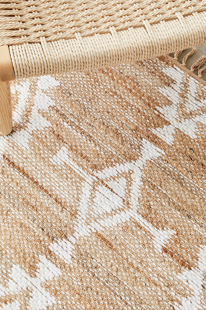 Quinton Bodhi Natural & White Jute Bohemian Tribal Pattern Rug