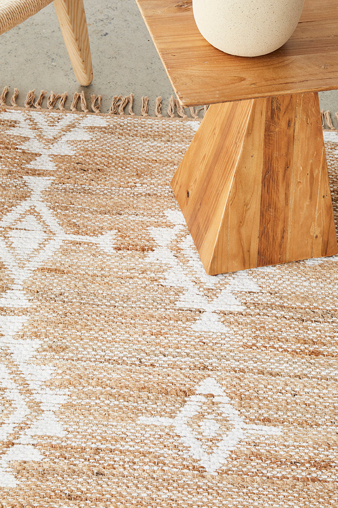 Quinton Bodhi Natural & White Jute Bohemian Tribal Pattern Rug