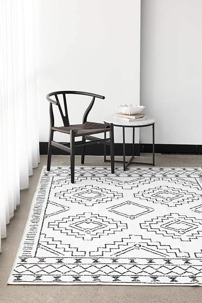 Leeroy Kindred White & Black Tribal Bohemian Machine Washable Rug