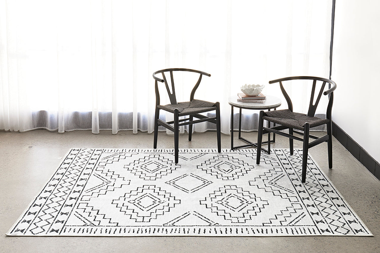 Leeroy Kindred White & Black Tribal Bohemian Machine Washable Rug