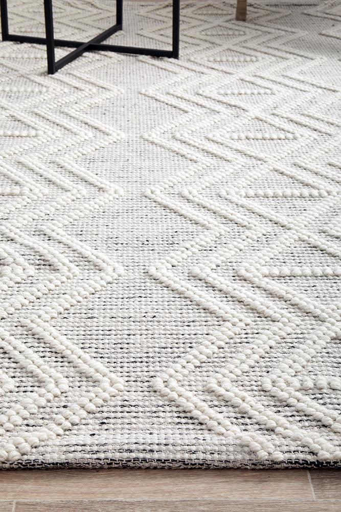 Clara Ivory & Black Tribal Patterned Flatwoven Wool Rug