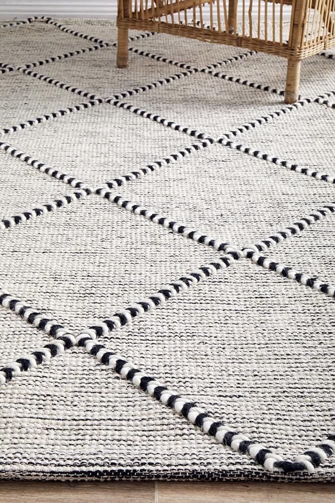 Jasmine Ivory & Black Modern Diamond Pattern Flatwoven Wool Rug