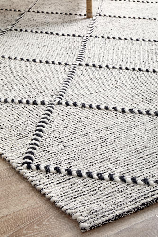 Jasmine Ivory & Black Modern Diamond Pattern Flatwoven Wool Rug