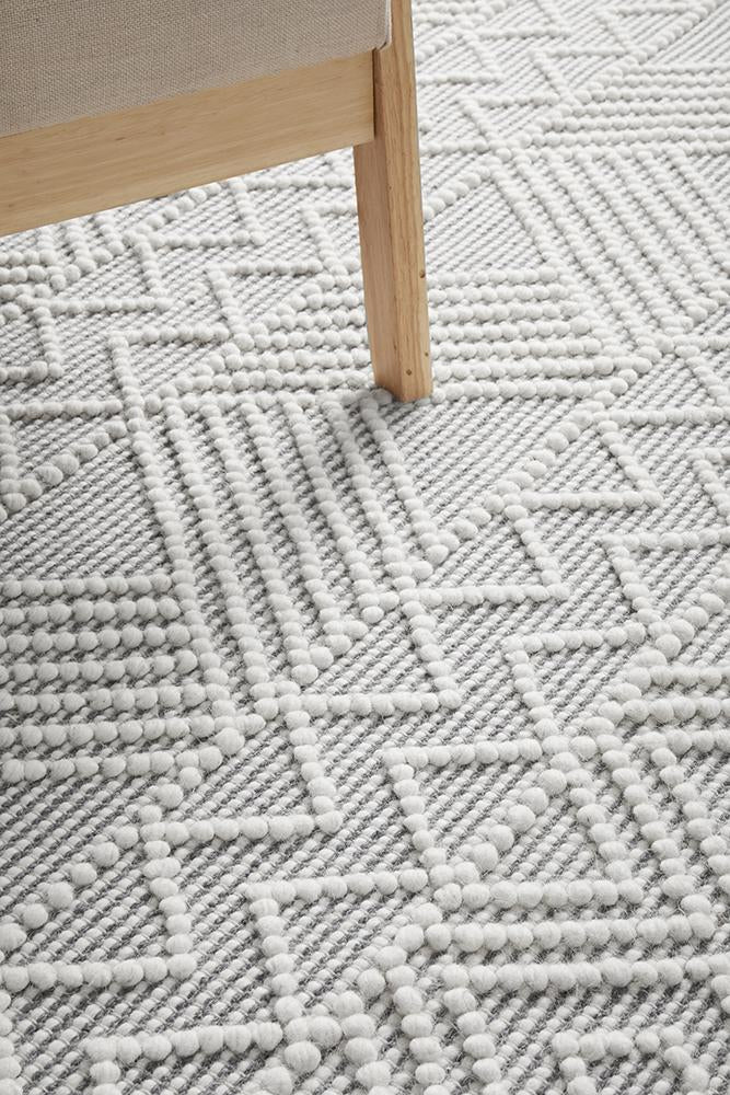 Katie Modern Ivory & Grey Tribal Pattern Flatwoven Wool Rug