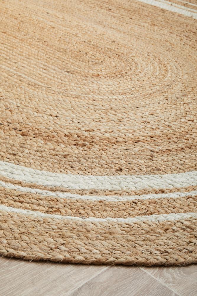 Aanya Natural & White Two-Tone Hand Braided Oval Jute Rug