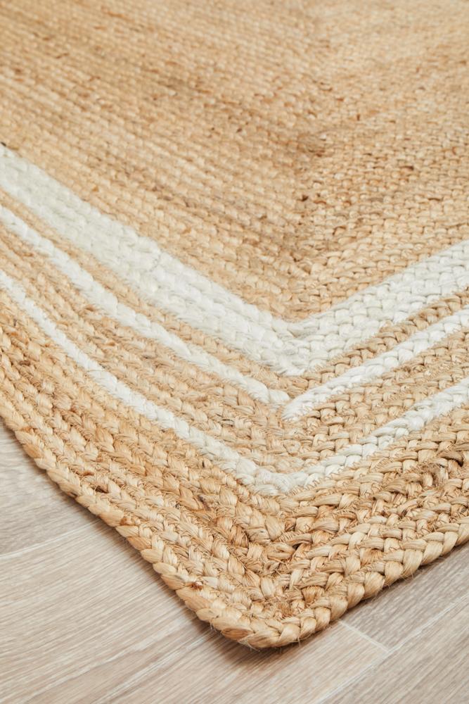 Aanya Natural & White Two-Tone Hand Braided Jute Rug