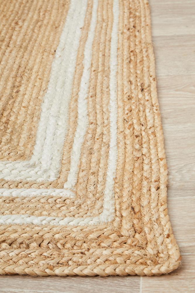 Aanya Natural & White Two-Tone Hand Braided Jute Rug