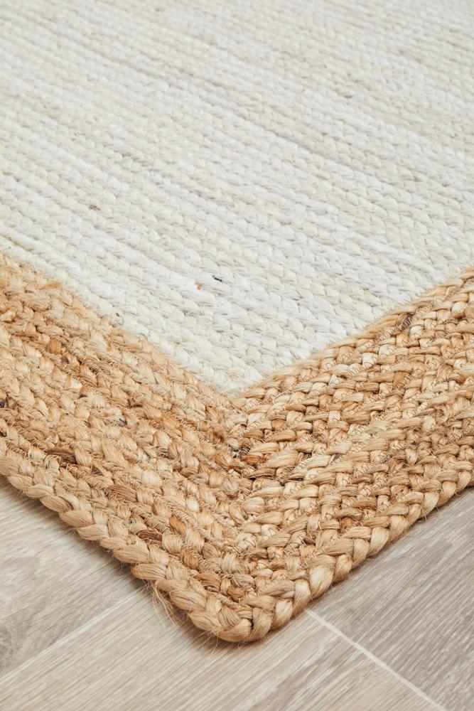 Aanya Natural & White Hand Braided Rug