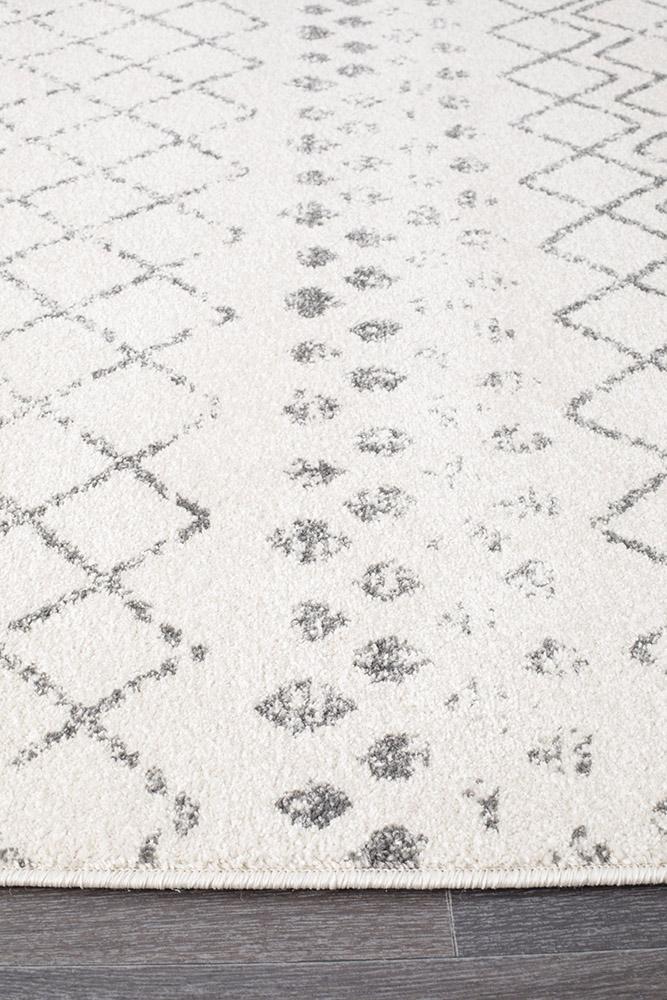 Aiyana White & Grey Tribal Rug