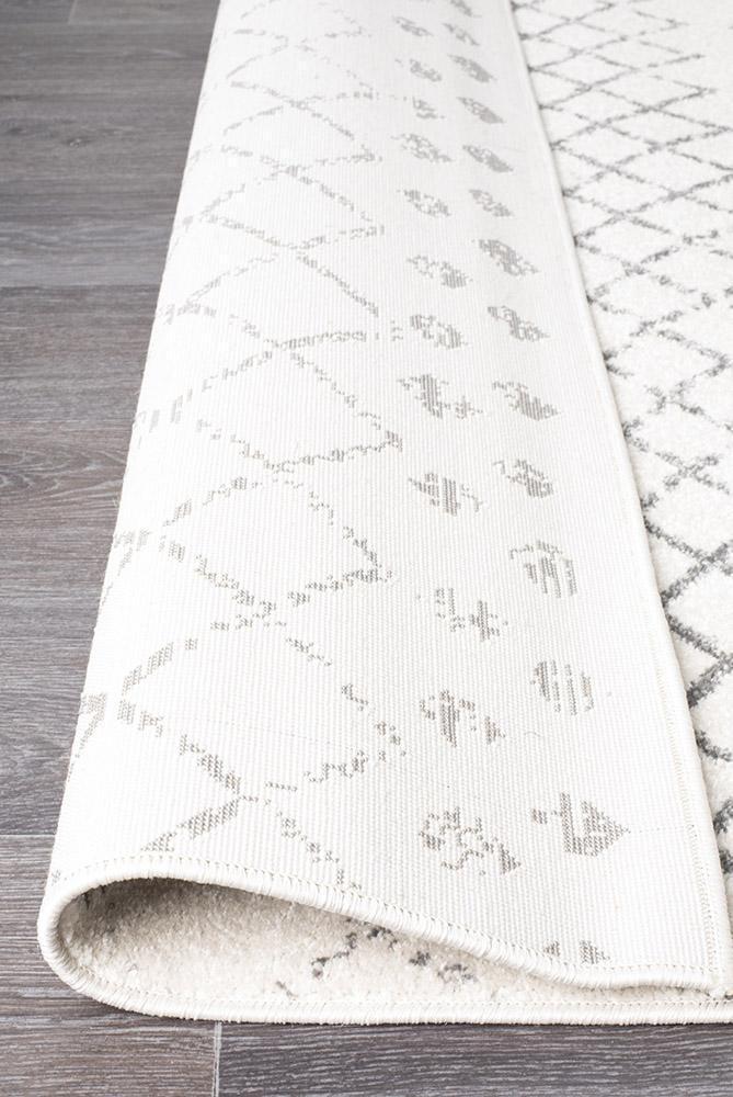 Aiyana White & Grey Tribal Rug