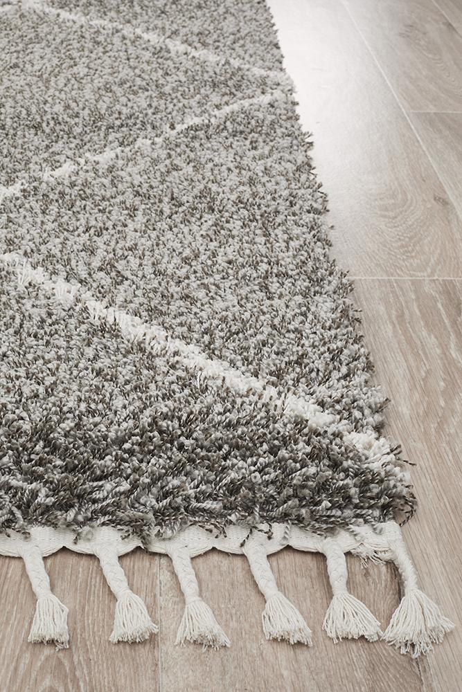 Anisah Modern Grey & White Diamond Pattern Fringed Rug