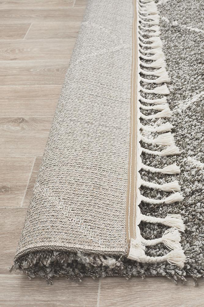 Anisah Modern Grey & White Diamond Pattern Fringed Rug