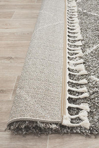 Thumbnail for Anisah Modern Grey & White Diamond Pattern Fringed Rug