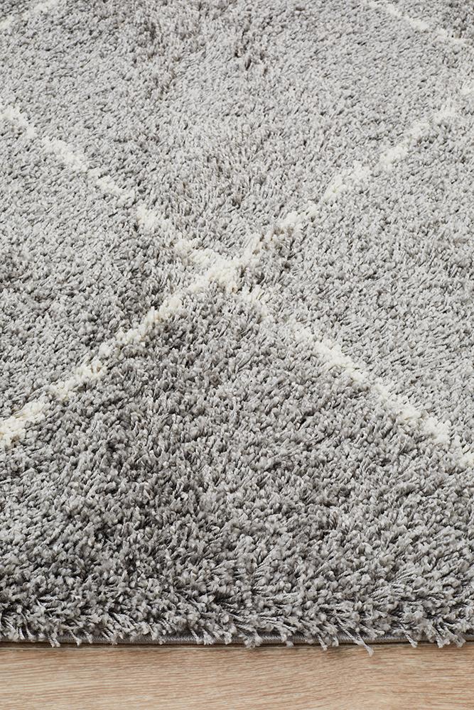 Anisah Modern Grey & White Diamond Pattern Fringed Rug