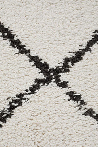 Thumbnail for Anisah Modern White & Black Diamond Pattern Fringed Rug