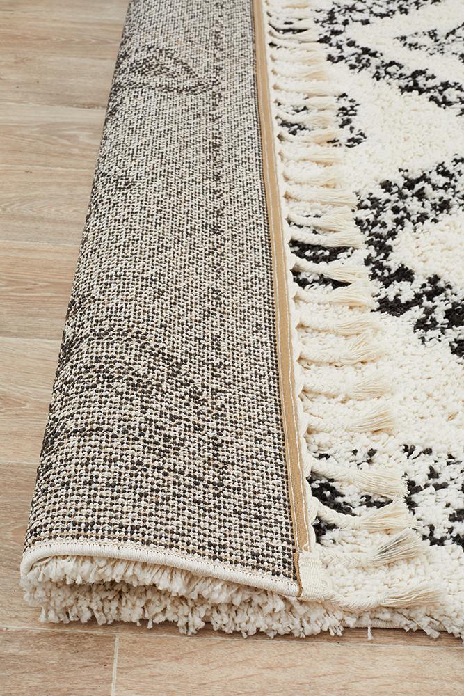 Chaima Modern Fringed White & Black Rug