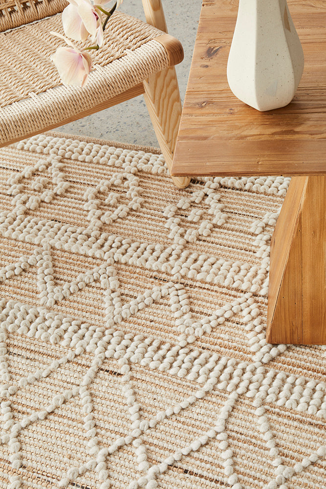 Xavier Sahara Natural and White Jute Geometric Raised Diamond Pattern Rectangle Rug