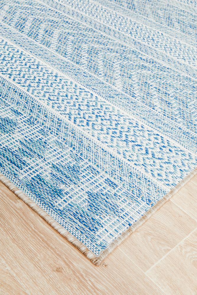 Tessa Outdoor Blue & White Tribal Pattern Rug