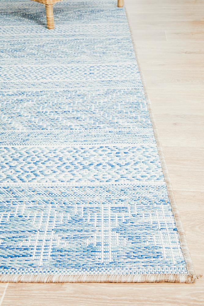 Tessa Outdoor Blue & White Tribal Pattern Rug