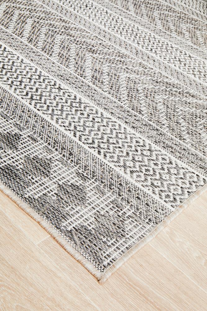 Tessa Outdoor Grey & White Tribal Pattern Rug