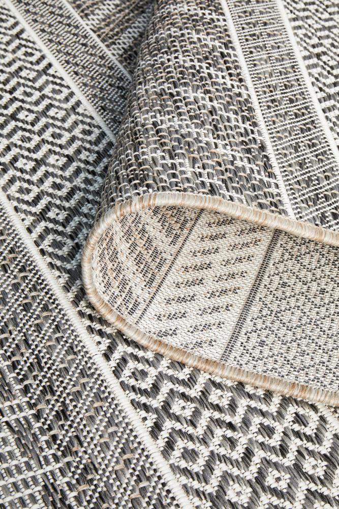 Tessa Outdoor Grey & White Tribal Pattern Rug